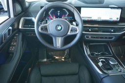 BMW X7 xDrive40i Sports Activity Vehicle 2026