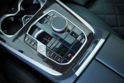 BMW X7 xDrive40i Sports Activity Vehicle 2026