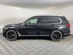 BMW X7 xDrive40i Sports Activity Vehicle 2026