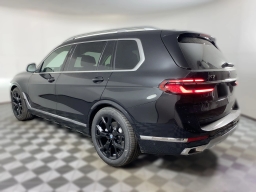 BMW X7 xDrive40i Sports Activity Vehicle 2026