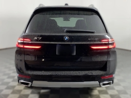 BMW X7 xDrive40i Sports Activity Vehicle 2026