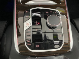 BMW X7 xDrive40i Sports Activity Vehicle 2026