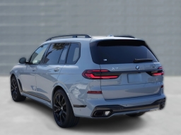 BMW X7 xDrive40i Sports Activity Vehicle 2026