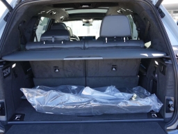 BMW X7 xDrive40i Sports Activity Vehicle 2026