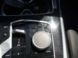 BMW X7 xDrive40i Sports Activity Vehicle 2026