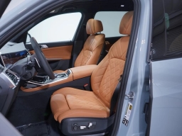 BMW X7 xDrive40i Sports Activity Vehicle 2026