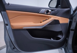 BMW X7 xDrive40i Sports Activity Vehicle 2026