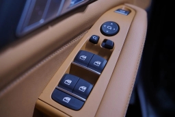 BMW X7 xDrive40i Sports Activity Vehicle 2026