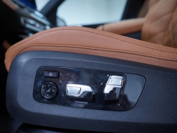 BMW X7 xDrive40i Sports Activity Vehicle 2026