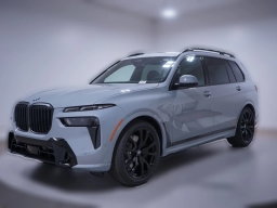 BMW X7 xDrive40i Sports Activity Vehicle 2026