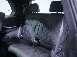 BMW X7 xDrive40i Sports Activity Vehicle 2026