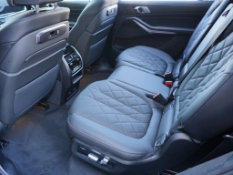 BMW X7 xDrive40i Sports Activity Vehicle 2026