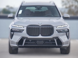 BMW X7 xDrive40i Sports Activity Vehicle 2026