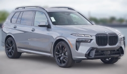 BMW X7 xDrive40i Sports Activity Vehicle 2026