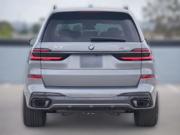 BMW X7 xDrive40i Sports Activity Vehicle 2026