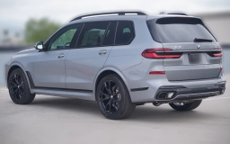 BMW X7 xDrive40i Sports Activity Vehicle 2026