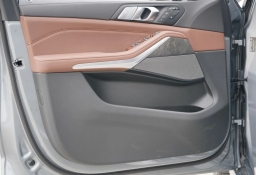 BMW X7 xDrive40i Sports Activity Vehicle 2026