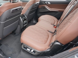 BMW X7 xDrive40i Sports Activity Vehicle 2026