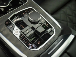 BMW X7 xDrive40i Sports Activity Vehicle 2026