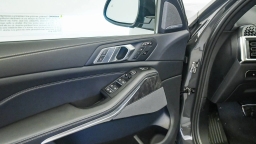 BMW X7 xDrive40i Sports Activity Vehicle 2026