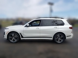 BMW X7 xDrive40i Sports Activity Vehicle 2026