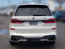 BMW X7 xDrive40i Sports Activity Vehicle 2026