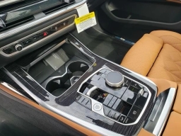 BMW X7 xDrive40i Sports Activity Vehicle 2026