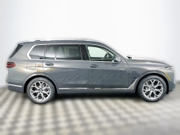 BMW X7 xDrive40i Sports Activity Vehicle 2026