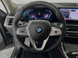 BMW X7 xDrive40i Sports Activity Vehicle 2026