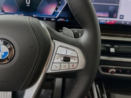 BMW X7 xDrive40i Sports Activity Vehicle 2026