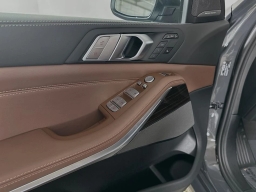 BMW X7 xDrive40i Sports Activity Vehicle 2026