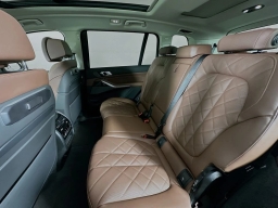 BMW X7 xDrive40i Sports Activity Vehicle 2026