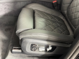 BMW X7 xDrive40i Sports Activity Vehicle 2026