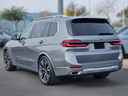 BMW X7 xDrive40i Sports Activity Vehicle 2026