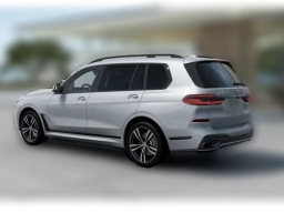 BMW X7 xDrive40i Sports Activity Vehicle 2026