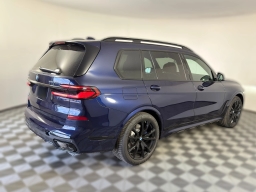 BMW X7 xDrive40i Sports Activity Vehicle 2026
