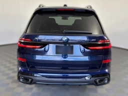 BMW X7 xDrive40i Sports Activity Vehicle 2026