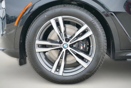 BMW X7 xDrive40i Sports Activity Vehicle 2026