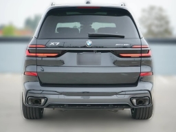 BMW X7 xDrive40i Sports Activity Vehicle 2026
