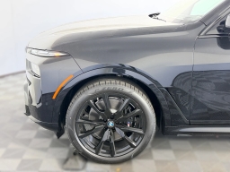 BMW X7 xDrive40i Sports Activity Vehicle 2026