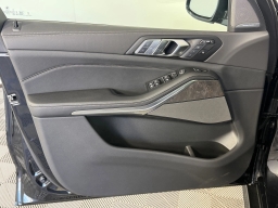 BMW X7 xDrive40i Sports Activity Vehicle 2026