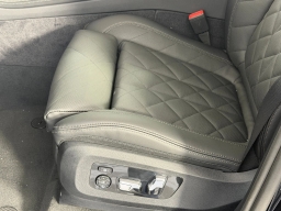 BMW X7 xDrive40i Sports Activity Vehicle 2026