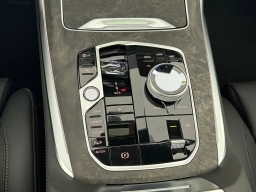 BMW X7 xDrive40i Sports Activity Vehicle 2026