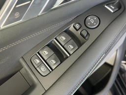 BMW X7 xDrive40i Sports Activity Vehicle 2026