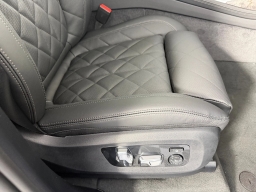 BMW X7 xDrive40i Sports Activity Vehicle 2026