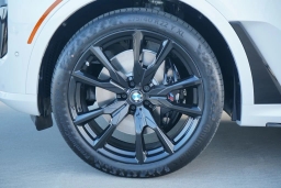 BMW X7 M60i Sports Activity Vehicle 2026