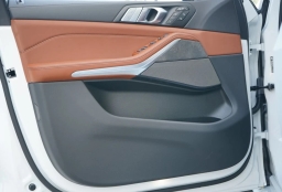 BMW X7 M60i Sports Activity Vehicle 2026