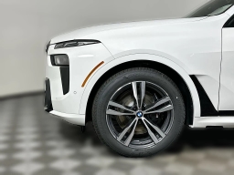 BMW X7 M60i Sports Activity Vehicle 2026