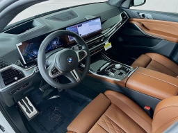 BMW X7 M60i Sports Activity Vehicle 2026