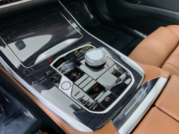 BMW X7 M60i Sports Activity Vehicle 2026